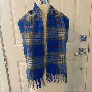 VTG GAP Italian made 100% wool Blue and Gray Plaid Scarf fringe cold weather